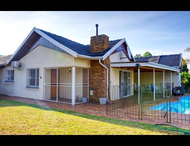 4 BEDROOM HOUSE FOR SALE IN MONTGOMERY PARK